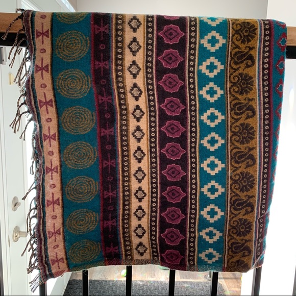 Tibet Handloom Shawl - Picture 4 of 4